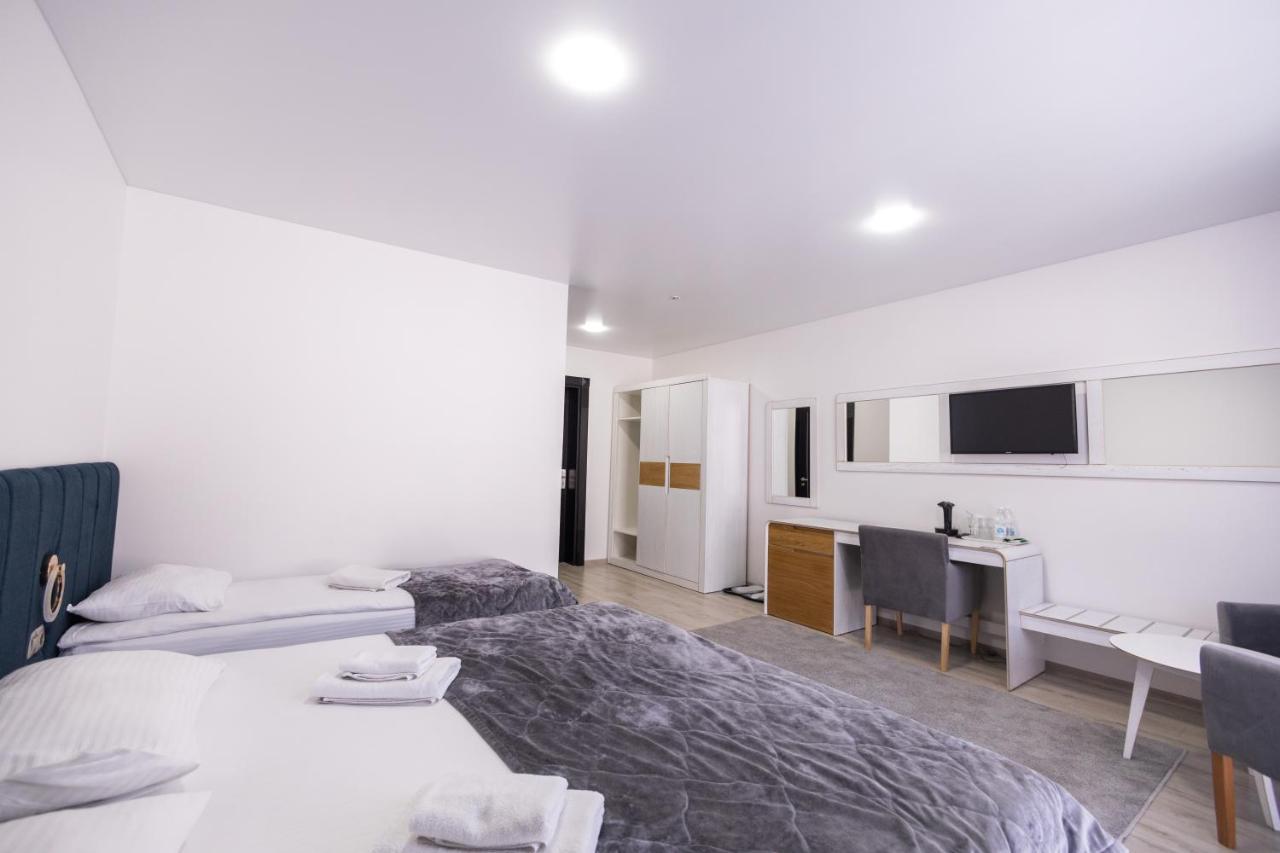Elena Spa Resort Bukovel Bagian luar foto