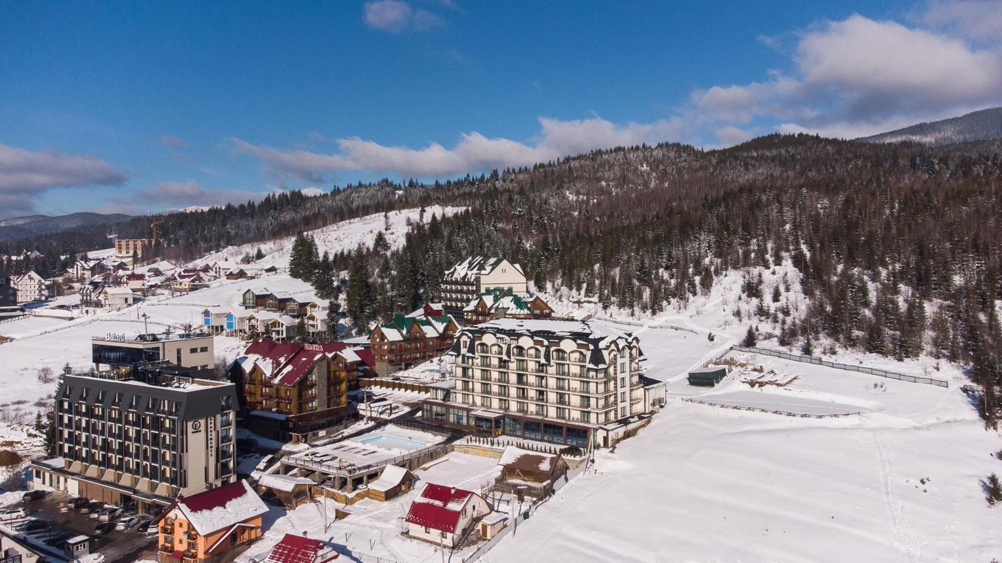 Elena Spa Resort Bukovel Bagian luar foto