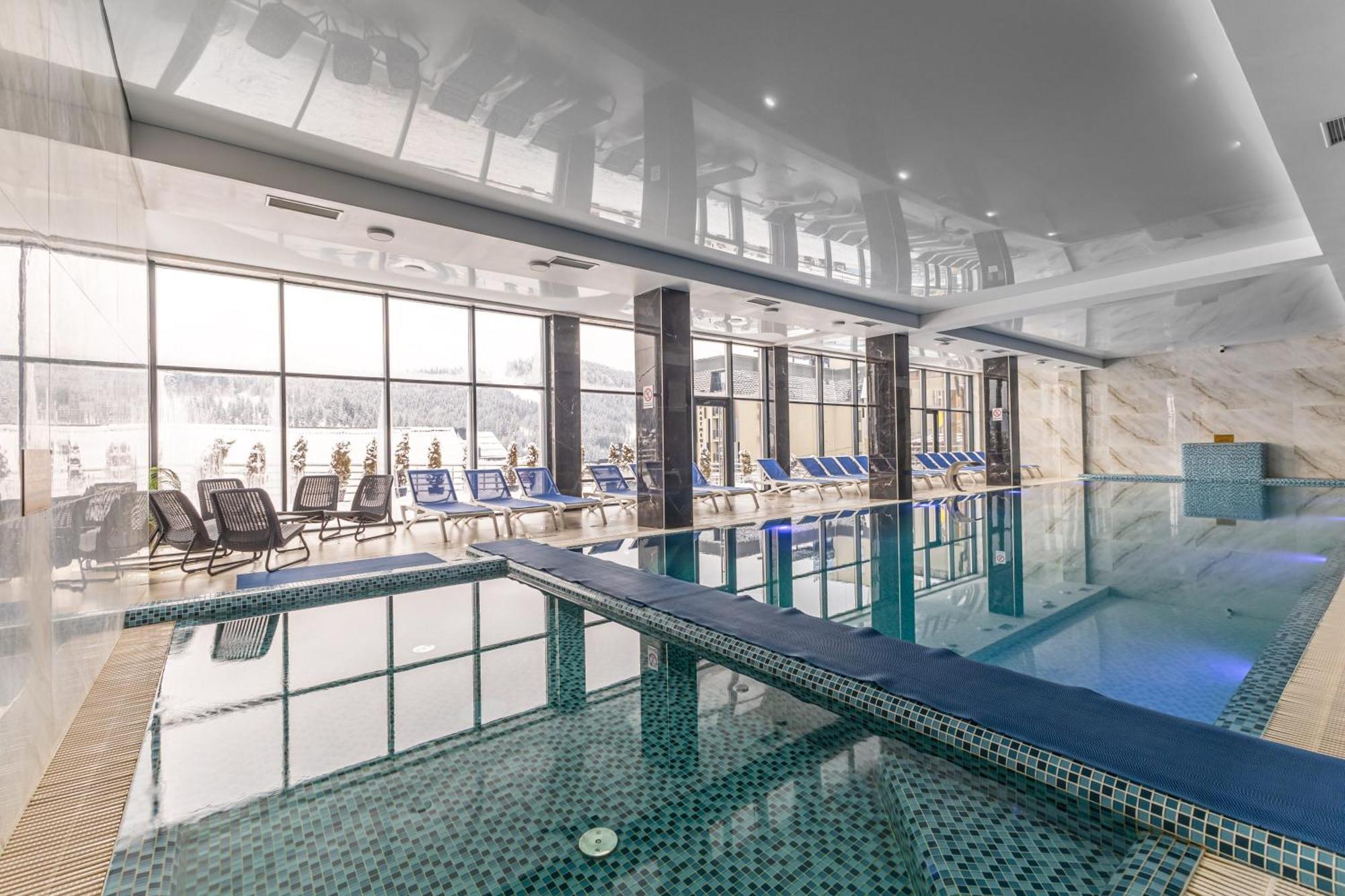 Elena Spa Resort Bukovel Bagian luar foto