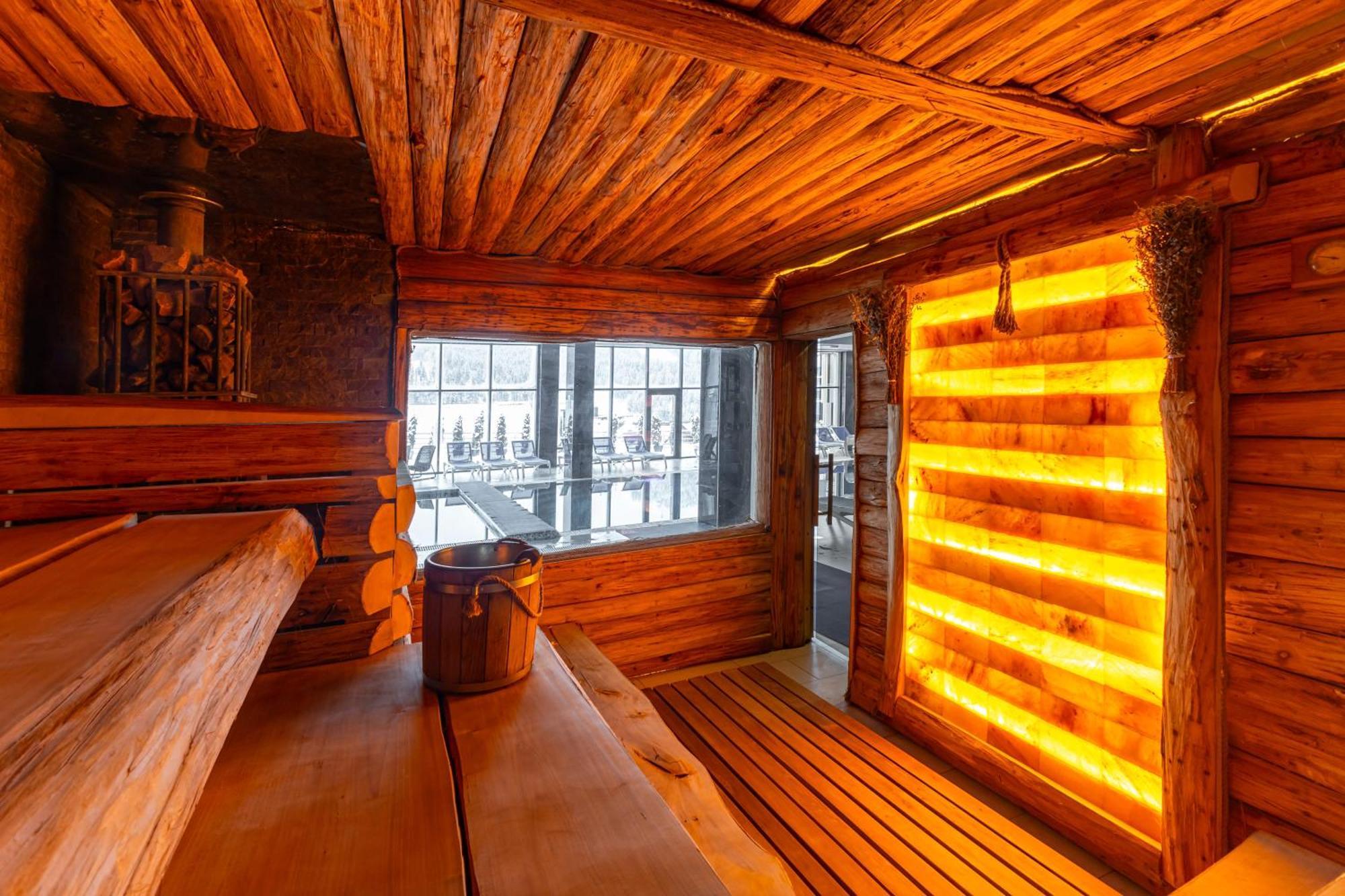 Elena Spa Resort Bukovel Bagian luar foto